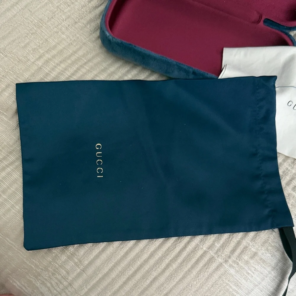 Gucci Teal and Burgundy Case with White cleaning cloth
